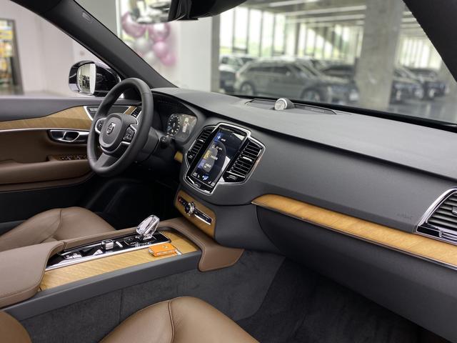 VOLVO XC90 2021 — фото 23
