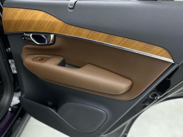 VOLVO XC90 2021 — фото 18