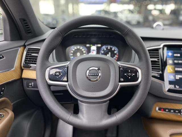 VOLVO XC90 2021 — фото 25