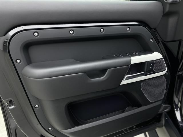 Land Rover Guardian 2023 — фото 12