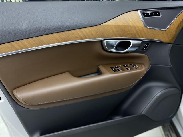 VOLVO XC90 2023 — фото 14