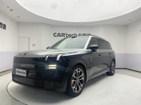 Lynk & Co 900