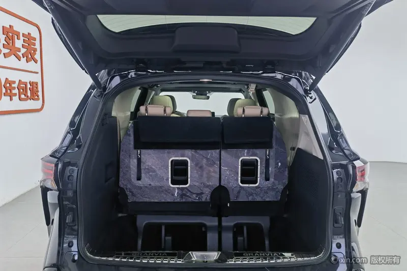 Toyota Granvia — фото 18