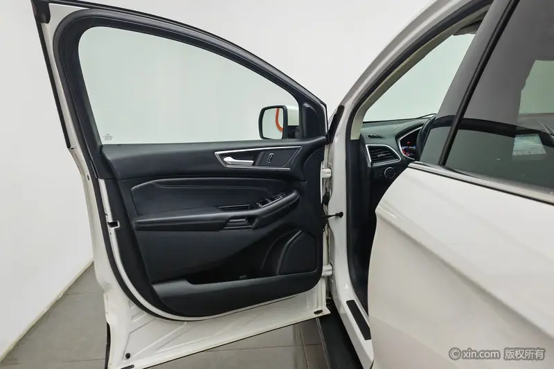 Ford Edge — фото 16