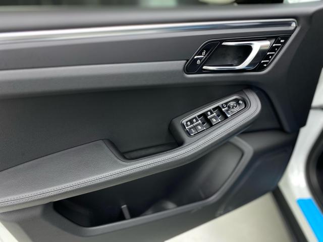 Porsche Macan 2017 — фото 28