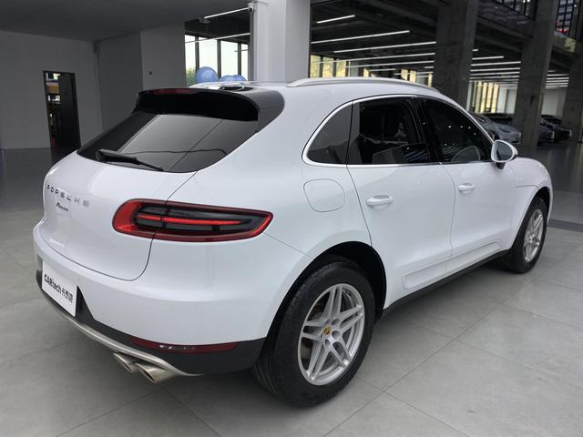Porsche Macan 2017 — фото 9