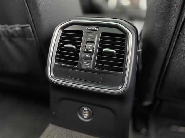 Porsche Macan 2017 — фото 18