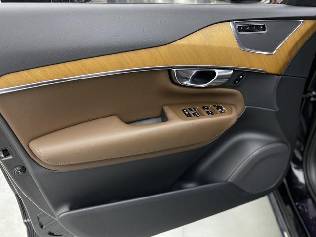 VOLVO XC90 2021 — фото 12