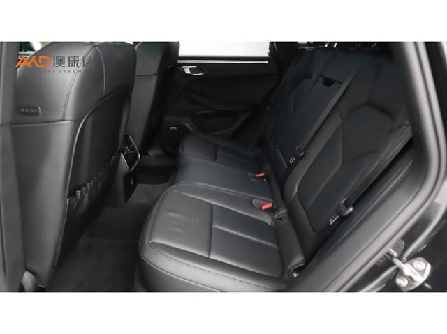 Porsche Macan 2023 Macan 2.0 T — фото 9