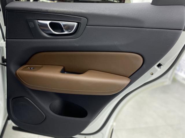 VOLVO XC60 2022 — фото 13