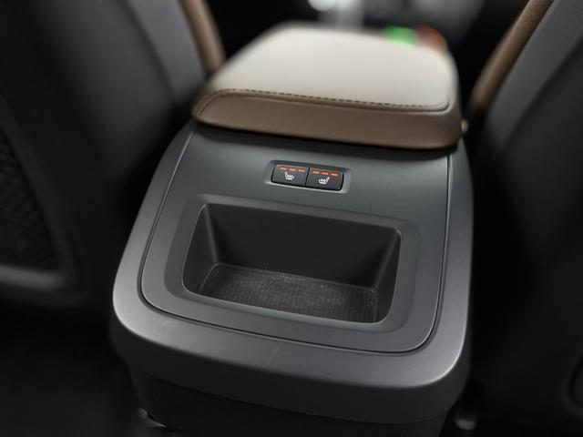 VOLVO XC60 2022 — фото 14