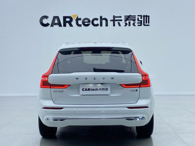 VOLVO XC60 2022 — фото 3