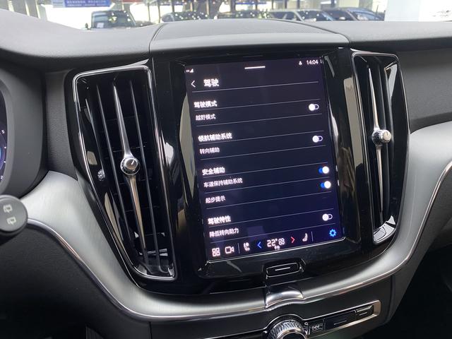 VOLVO XC60 2022 — фото 15