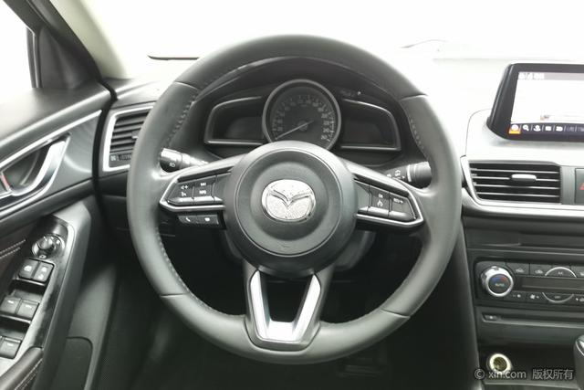 Mazda 3 2017 2.0 L ATPremium V — фото 15