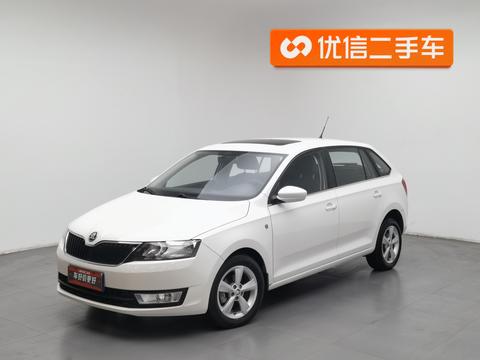 Skoda Rapid Spaceback 2016 1.6L MT