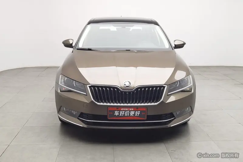 Skoda Superb — фото 2