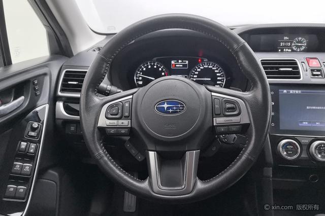 Subaru FORESTER 2016 2.5i — фото 14