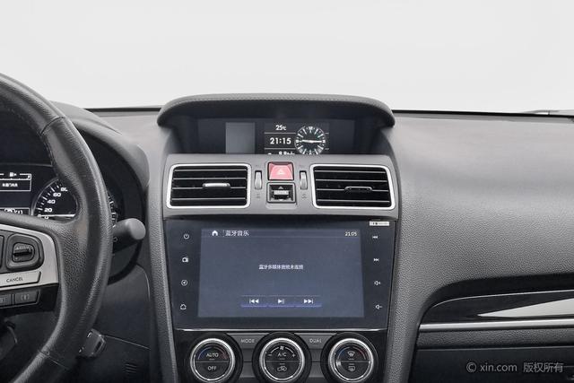 Subaru FORESTER 2016 2.5i — фото 11