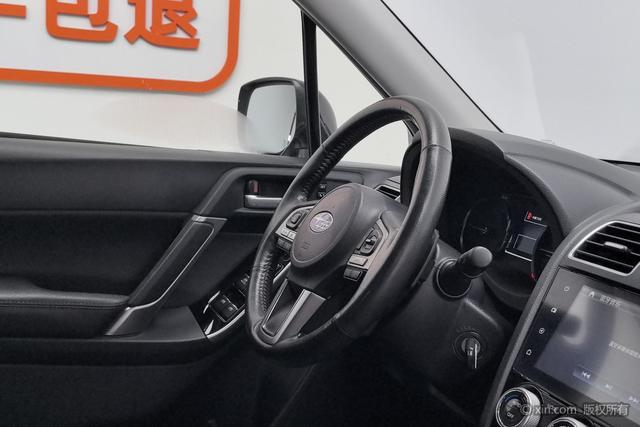 Subaru FORESTER 2016 2.5i — фото 12