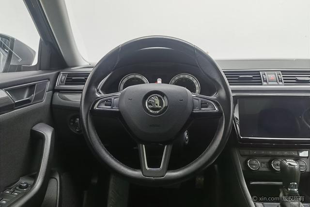 Skoda Superb 2018 TSI 330 DSG V — фото 14