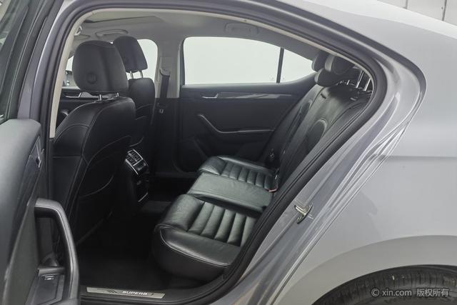 Skoda Superb 2018 TSI 330 DSG V — фото 19