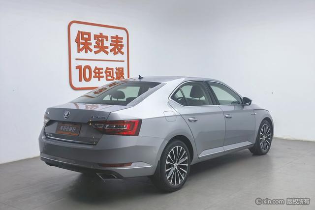 Skoda Superb 2018 TSI 330 DSG V — фото 4