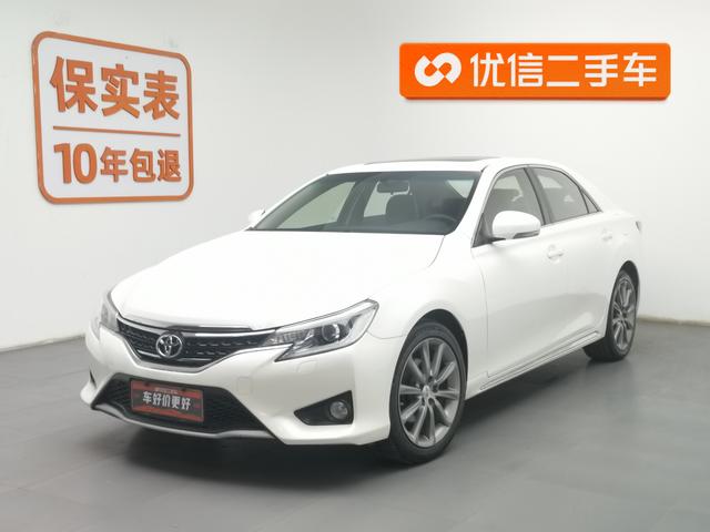 Toyota Mark X 2013 года выпуска