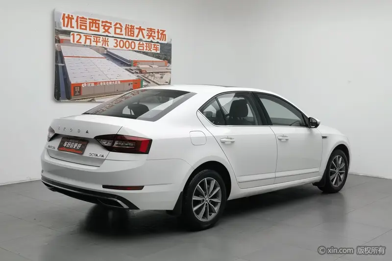 Skoda Octavia — фото 4