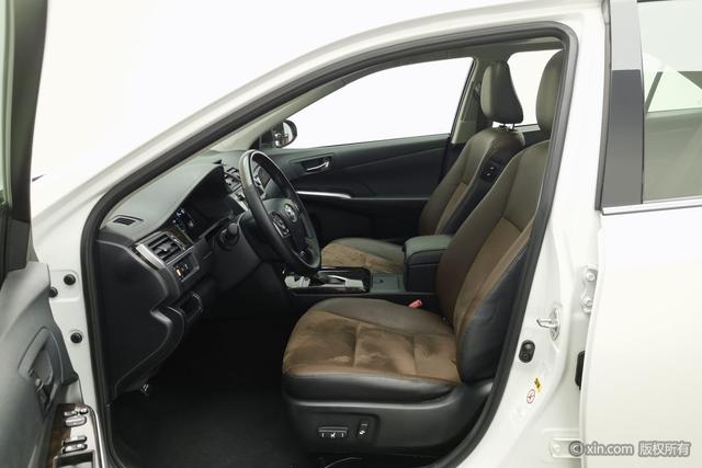 Toyota Camry 2016 2.5 G — фото 17
