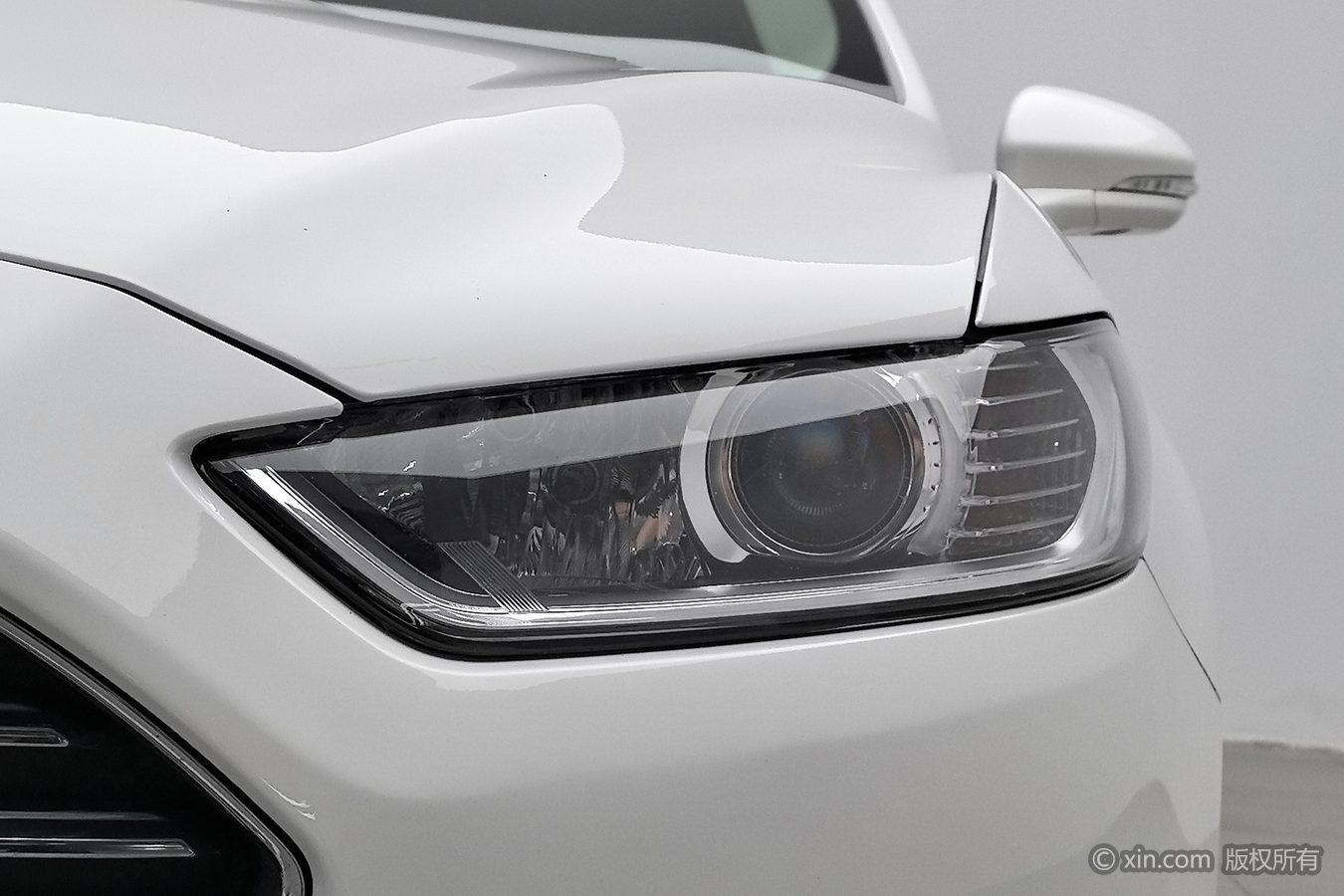 Ford Mondeo 2013 2.0L GTDi200 Fashion