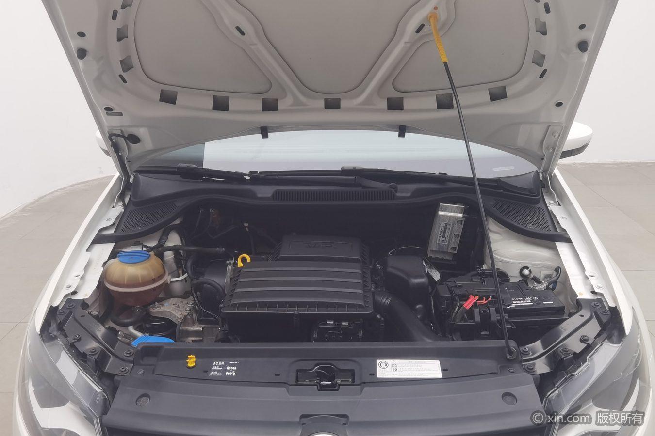 Volkswagen Polo 2016 1.4L AT
