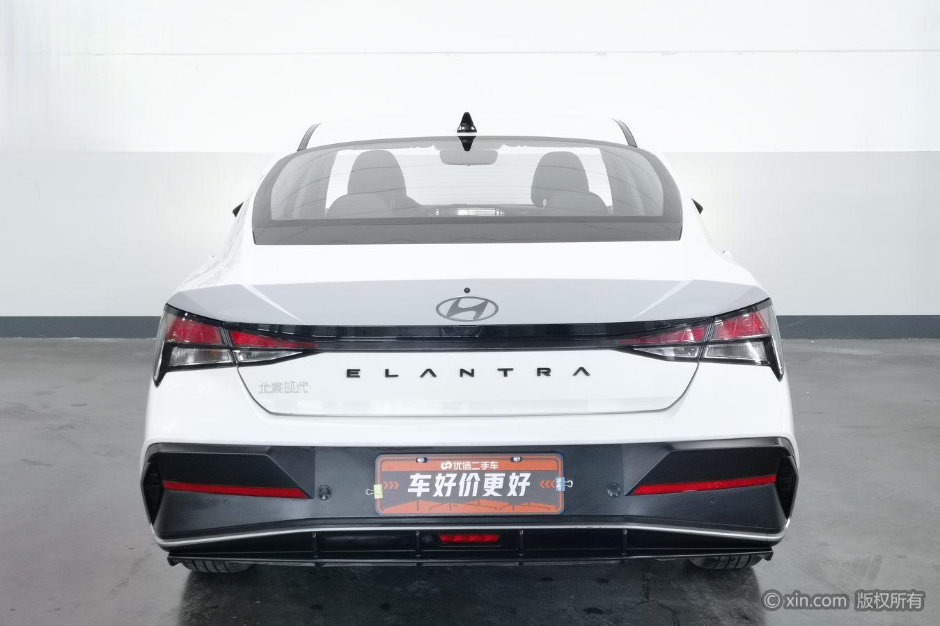 Hyundai Elantra 2023 Белый из Китая