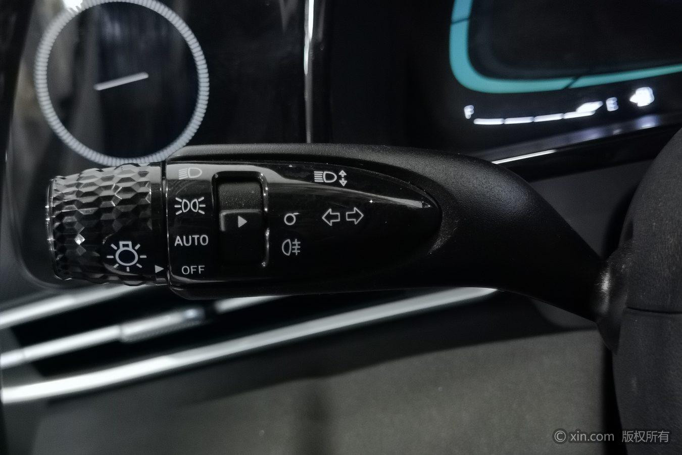 Hyundai Elantra 2023 Белый из Китая, фото 2