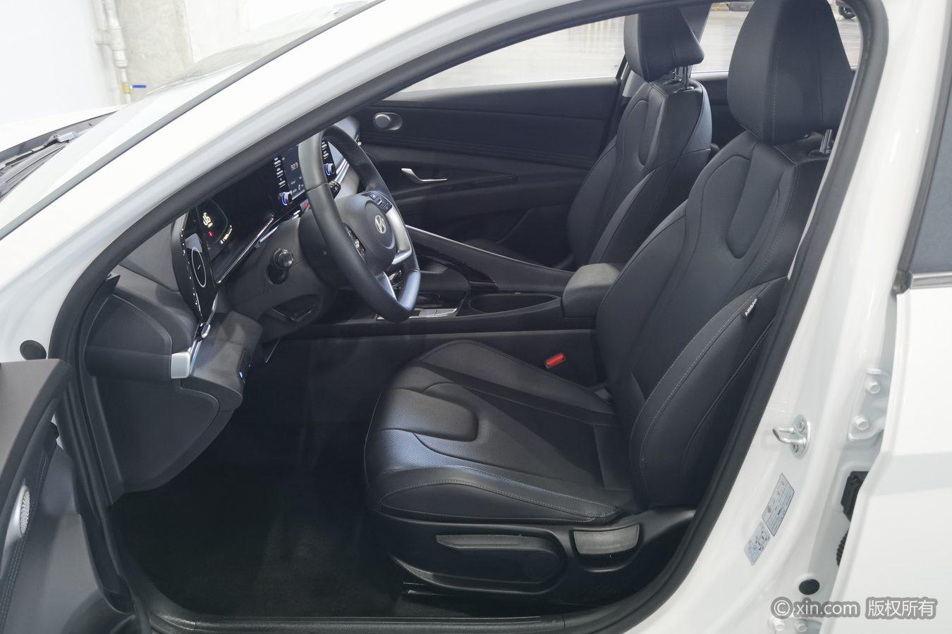 Hyundai Elantra 2023 Белый из Китая, фото 5