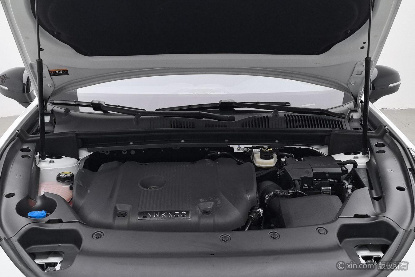 Lynk & Co 02 Hatchback 2022 2.0TD Hatchback Plus