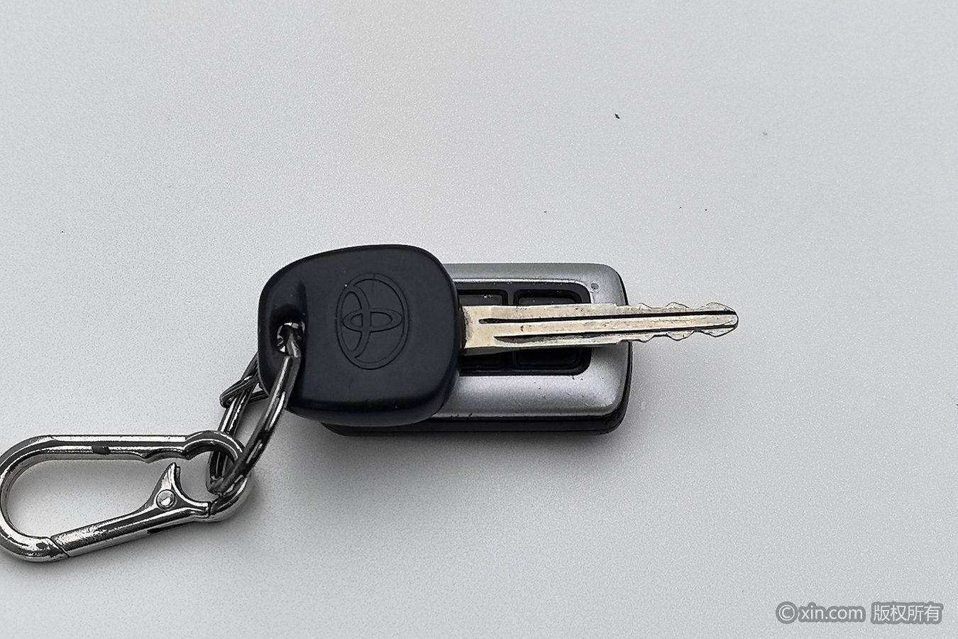 Toyota Highlander 2012 2.7L 5 мест Elite