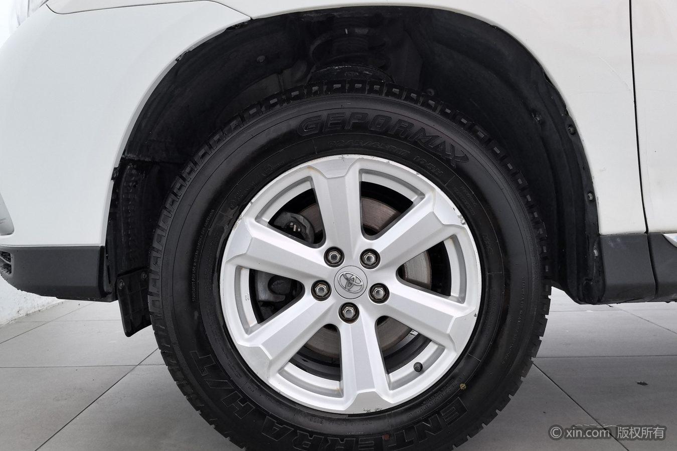 Toyota Highlander 2012 2.7L 5 мест Elite