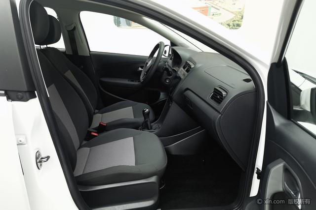 Volkswagen Polo 2018 1.5 L MT — фото 12