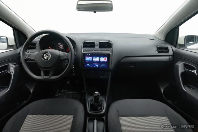 Volkswagen Polo 2018 1.5 L MT — фото 14
