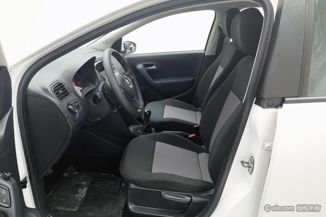 Volkswagen Polo 2018 1.5 L MT — фото 18