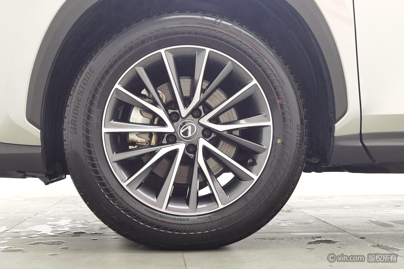 Lexus NX 2024 260