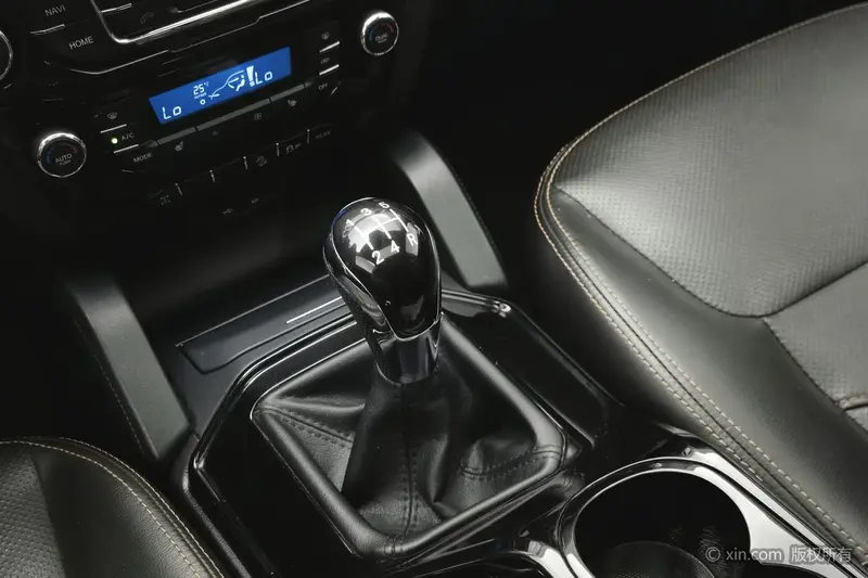 Geely Haoqing SUV — фото 10
