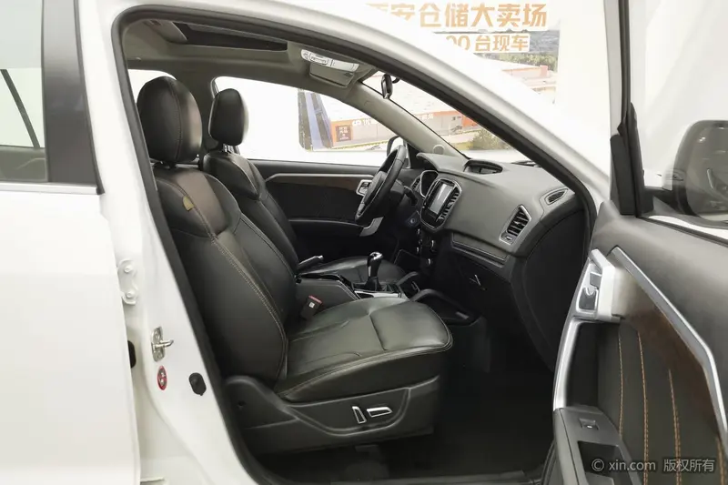 Geely Haoqing SUV — фото 14