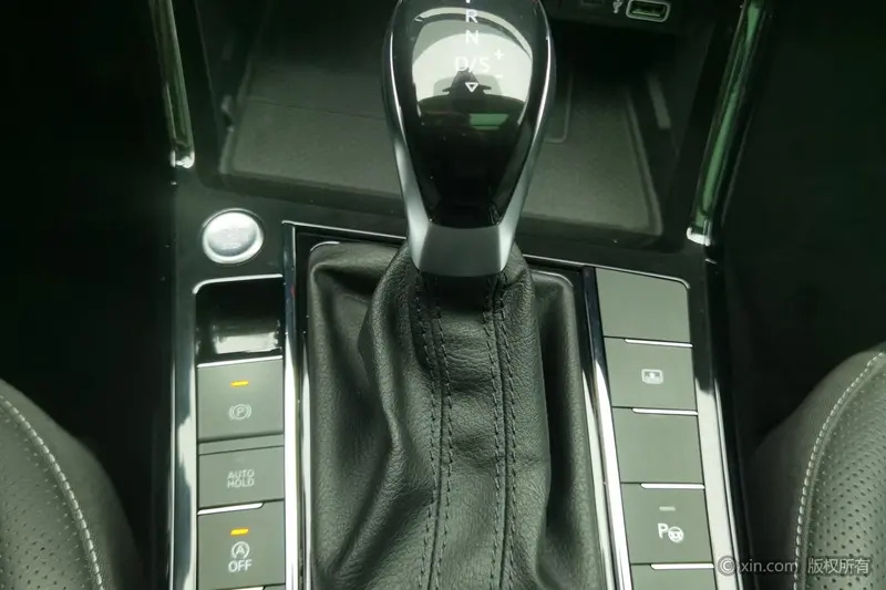 Volkswagen Passat — фото 10