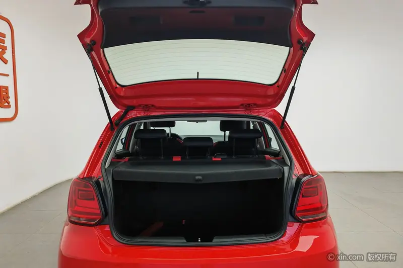 Volkswagen Polo 1.4 L MT — фото 18