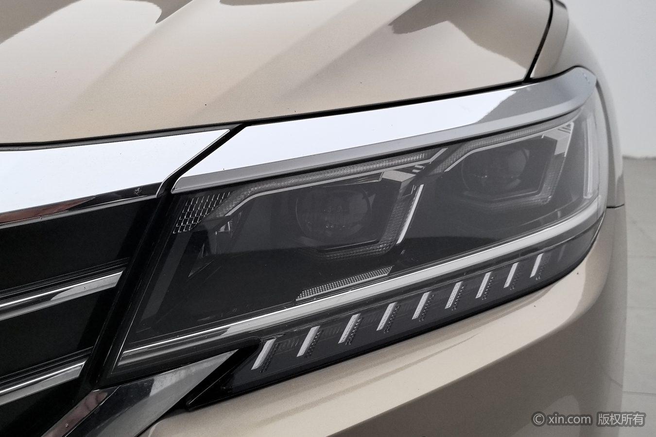 Volkswagen Passat 2019 380TSI Luxury VI
