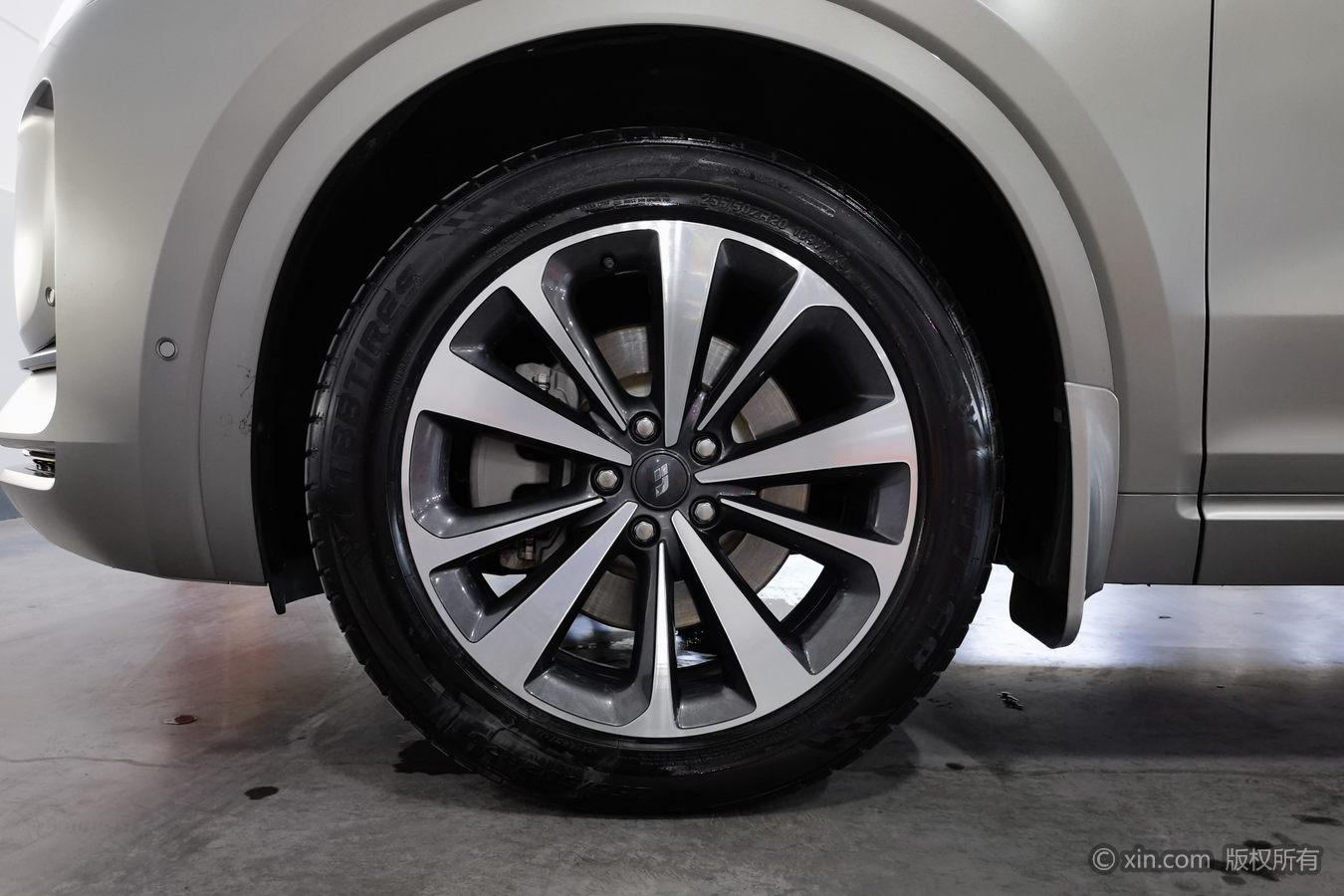 Li Auto ONE 2020 6 мест