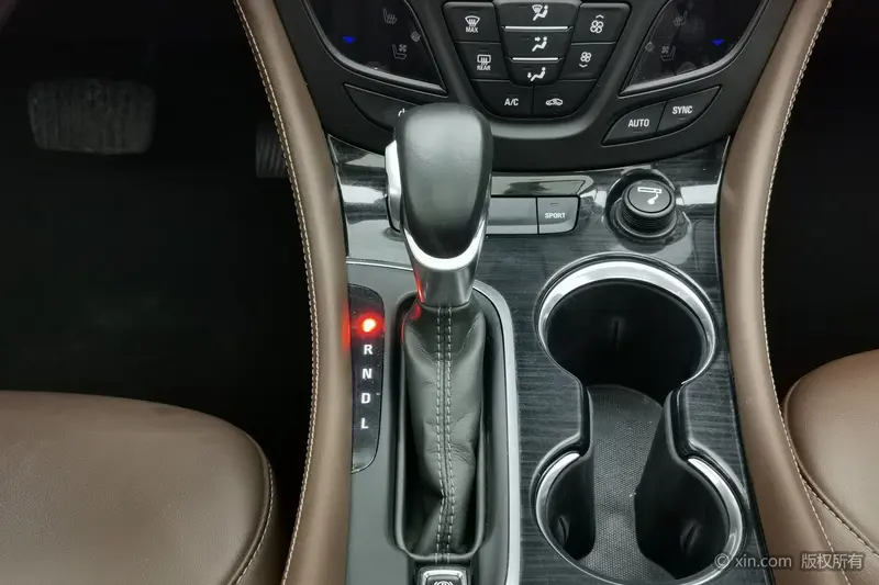 Buick Envision — фото 10