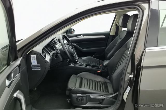 Volkswagen Variant 2017 380 TSI 2 WD — фото 17