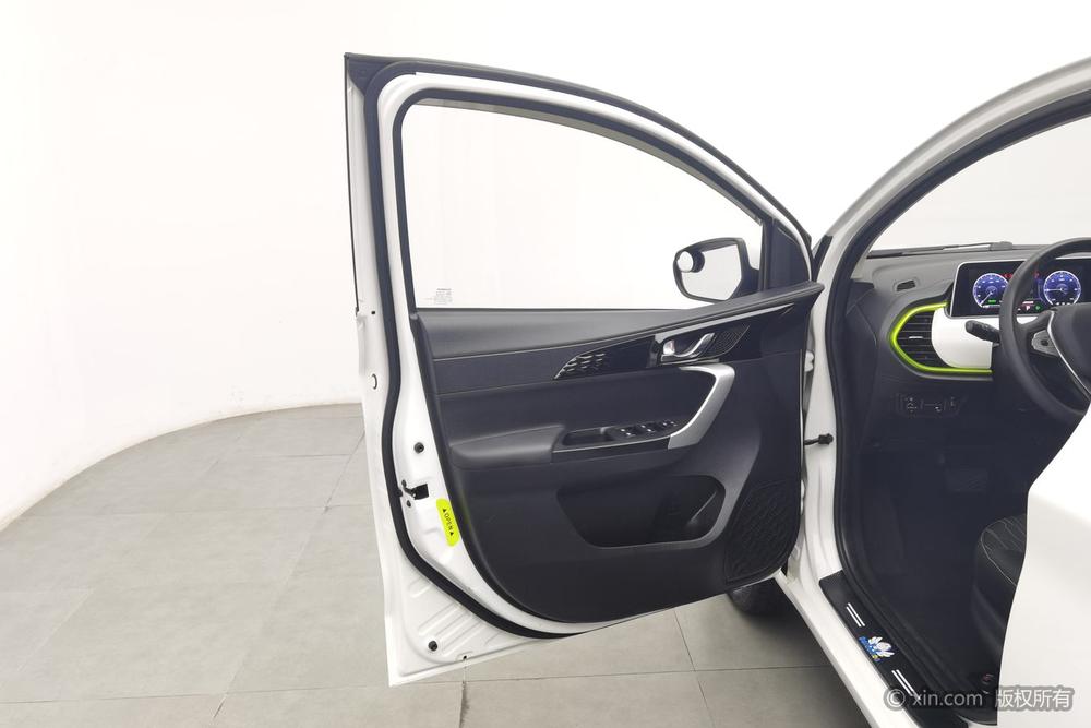 Changan BenBen E-Star, фото 21